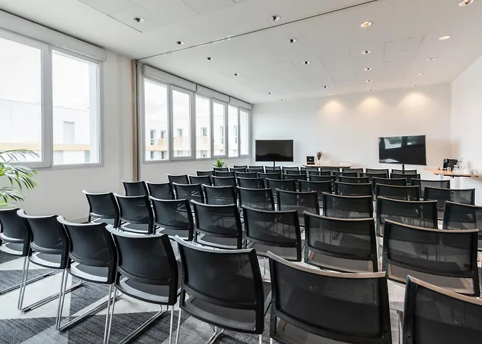 Holiday Inn Express & Suites Reims - Rives De Vesle By Ihg